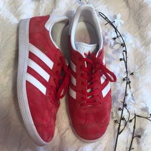 Adidas Gazelle Unisex Red Sneakers🌹